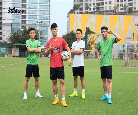 Top 5 Phụ Kiện Bóng Đá Cho Cầu Thủ Trẻ – Giữ Chân Sạch, Giày Thơm