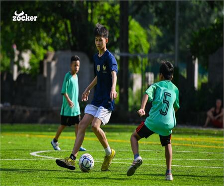 Top 7+ đôi giày đá bóng sân cỏ nhân tạo tốt nhất 2025 – Bền, bám sân, giá hợp lý