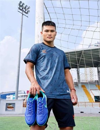 Top Giày Bóng Đá Dưới 500K 2025 – Chính Hãng, Giá Rẻ, Chất Lượng Nên Mua