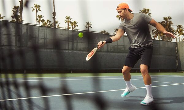 Lợi ích của việc sử dụng quần áo và giày chuyên dụng cho Pickleball