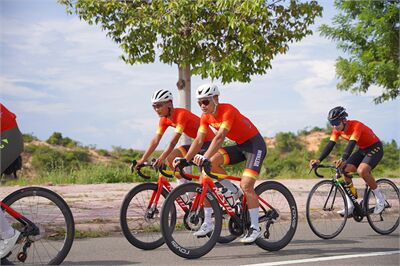 Top 5 mẫu xe đạp đua Carbon siêu nhẹ hot nhất 2026