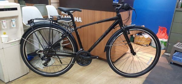 Xe đạp touring Giant ESCAPE 3 CITY 2021***
