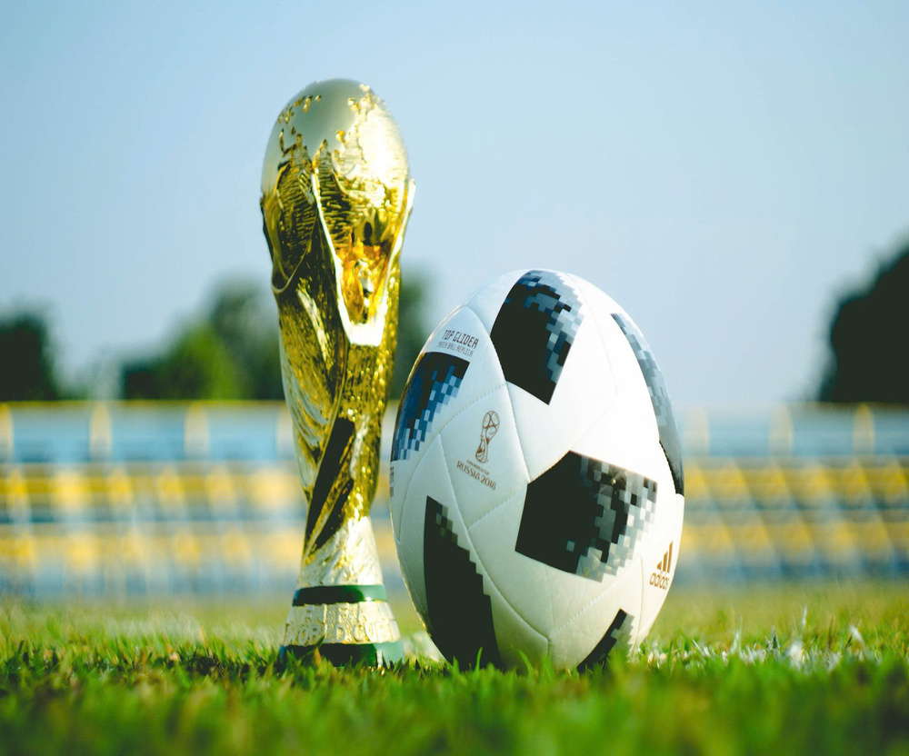 Bóng Đá Chuẩn FIFA: Loại Nào Tốt Nhất Cho Tập Luyện & Thi Đấu?