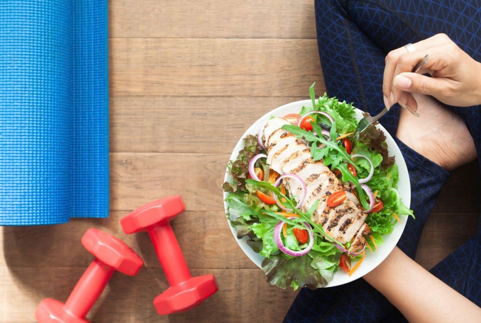 Có nên bổ sung đạm trước khi tập không?