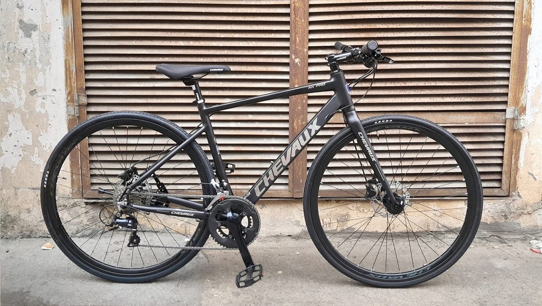 xe đạp touring CHEVAUX AK PRO mầu Ghi