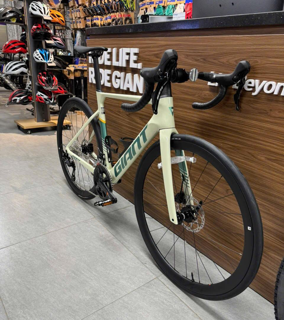 xe đạp đua Giant PROPEL ADV 2 2026 1