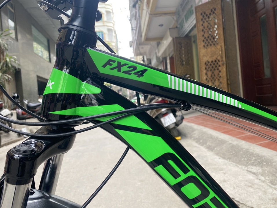 Khung sườn hợp kim thép bền bỉ: 