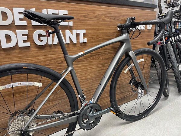 khung sườn xe đạp đua Giant DEFY ADV E 2023