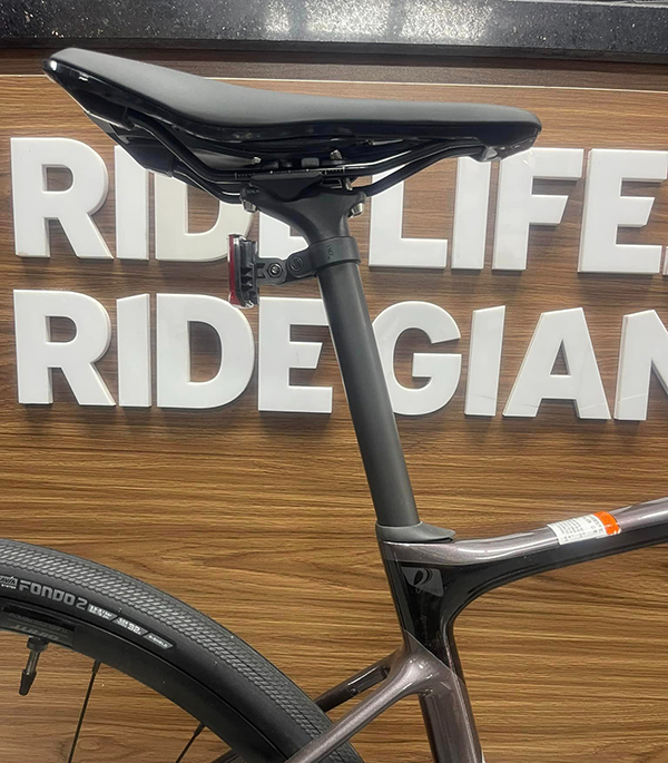 cọc yên xe đạp đua Giant DEFY ADV E 2023