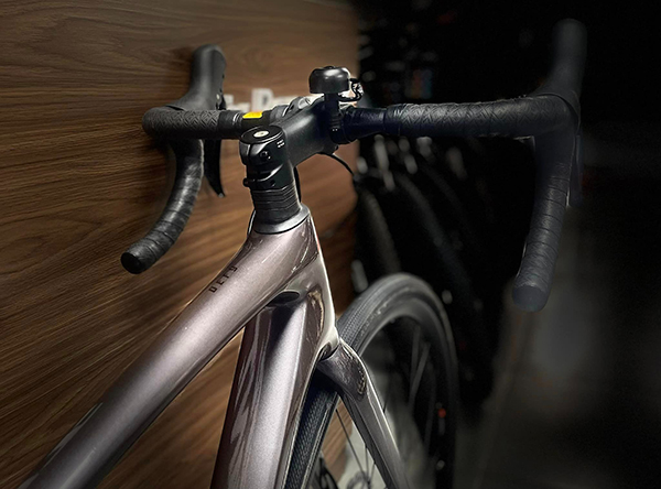 sườn xe đạp đua Giant DEFY ADV E 2023