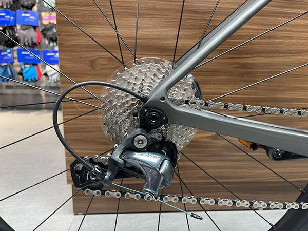 củ đề xe đạp đua Giant DEFY ADV E 2023