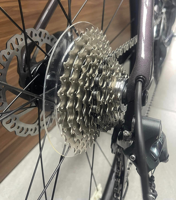 líp xe đạp đua Giant DEFY ADV E 2023