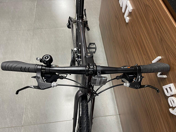tay lái xe đạp touring Giant ESCAPE 2 2024