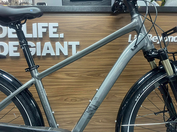 sườn xe đạp touring Giant TROOPER 5500 2024