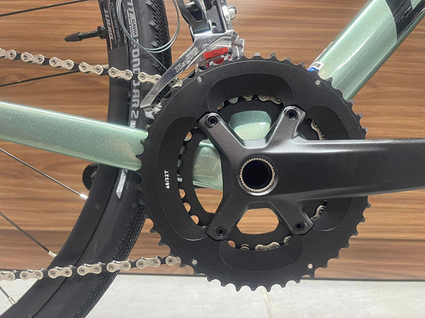 đùi đĩa xe đạp touring Giant FASTROAD AR ADV 2 2023