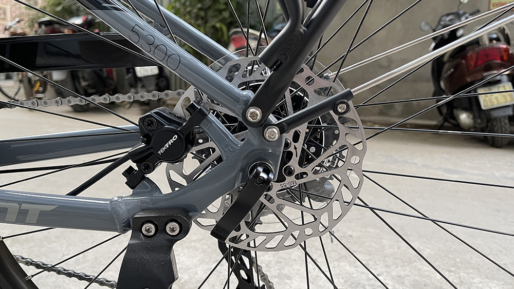 phanh đĩa xe đạp touring Giant TROOPER 5300 2024