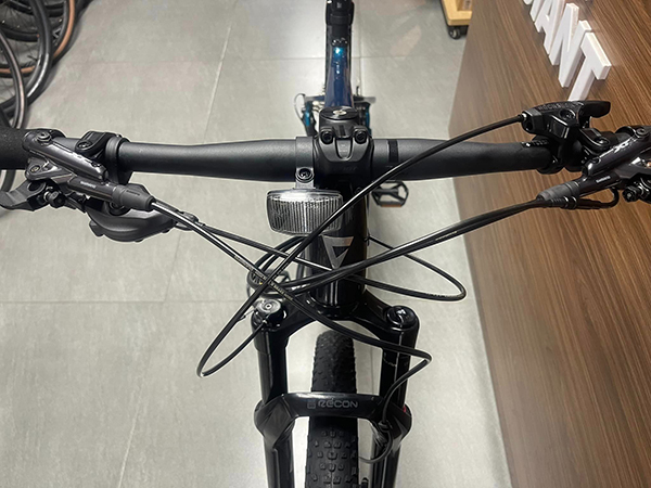 tay lái xe đạp địa hình thể thao Giant XTC ADV 1 27.5 2024