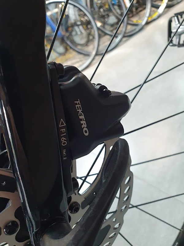 phanh dầu xe đạp touring Giant ANYROAD ADV 1.5 2023