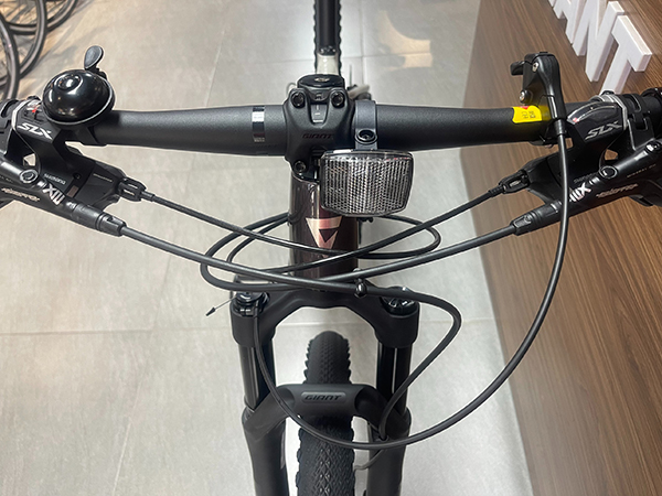 tay lái xe đạp địa hình thể thao Giant XTC ADV 3 27.5 2023