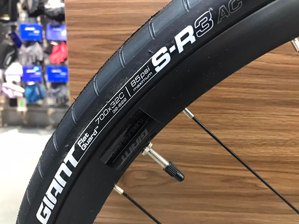 xe đạp đua Giant CONTEND AR 3-GC 2024