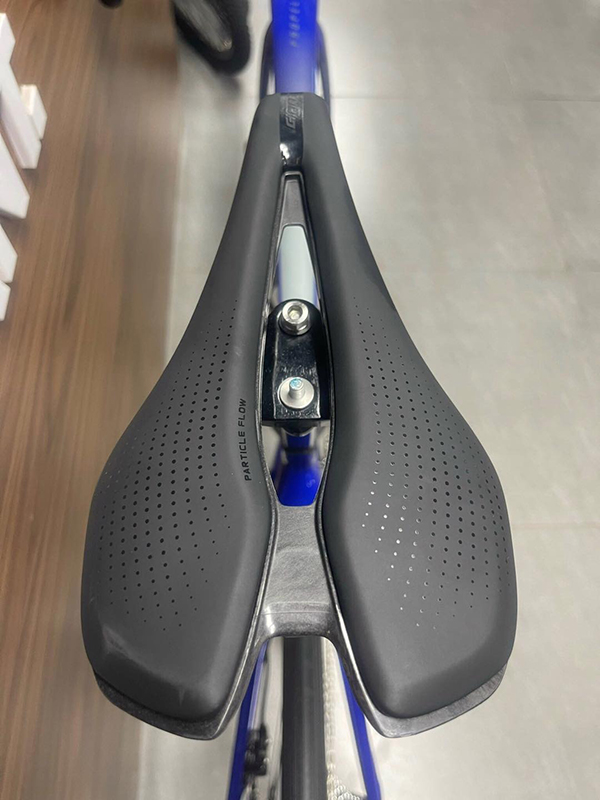 yên xe đạp đua Giant PROPEL ADV 1 2024