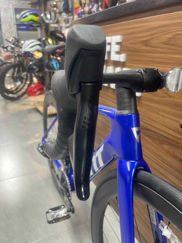 tay phanh xe đạp đua Giant PROPEL ADV 1 2024