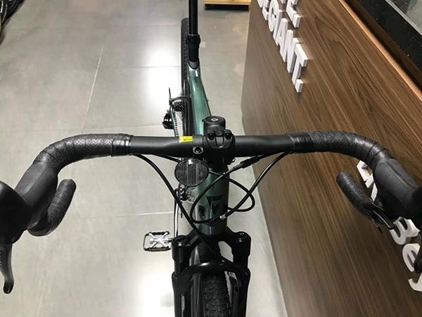 ghi đông xe đạp đua Giant REVOLT X ADV PRO 2 2023