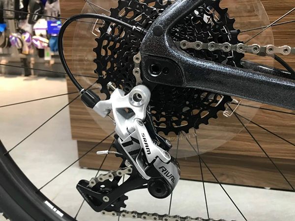 củ đề xe đạp đua Giant REVOLT X ADV PRO 2 2023