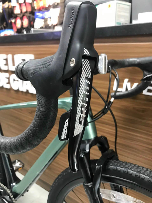 tay phanh xe đạp đua Giant REVOLT X ADV PRO 2 2023