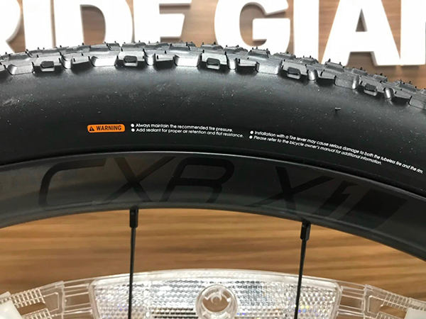 vành xe đạp đua Giant REVOLT X ADV PRO 2 2023