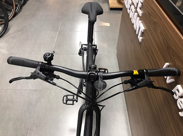 tay lái xe đạp touring Giant ESCAPE 1 D-GC 2024