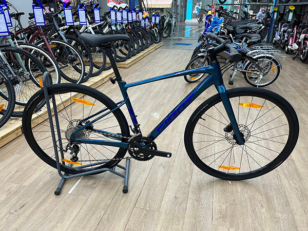 xe đạp touring Giant Fastroad 1 2024 xanh