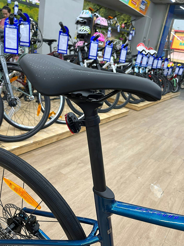 yên xe đạp touring Giant Fastroad 1 2024