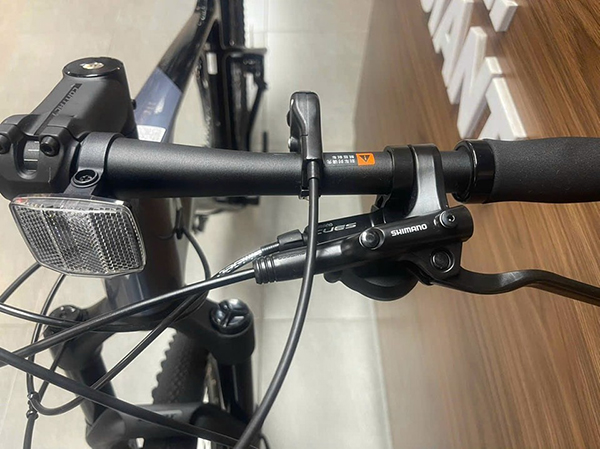 tay phanh xe đạp địa hình thể thao Giant XTC ADV 3 29 2024
