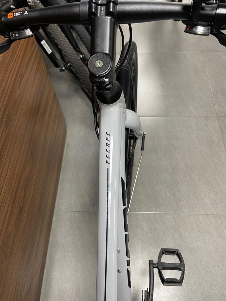 khung xe đạp touring Giant ESCAPE 2 CITY 2024