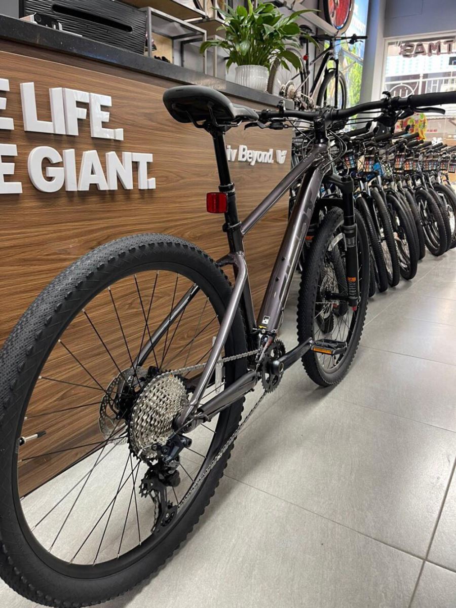 bánh xe đạp địa hình thể thao Giant XTC SLR 2 2025