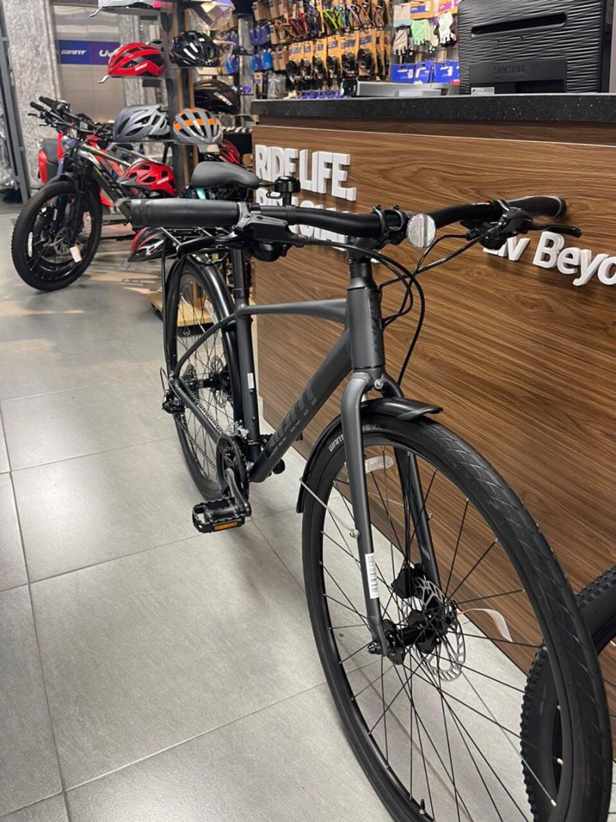 tay lái xe đạp touring Giant ESCAPE 1 CITY 2024
