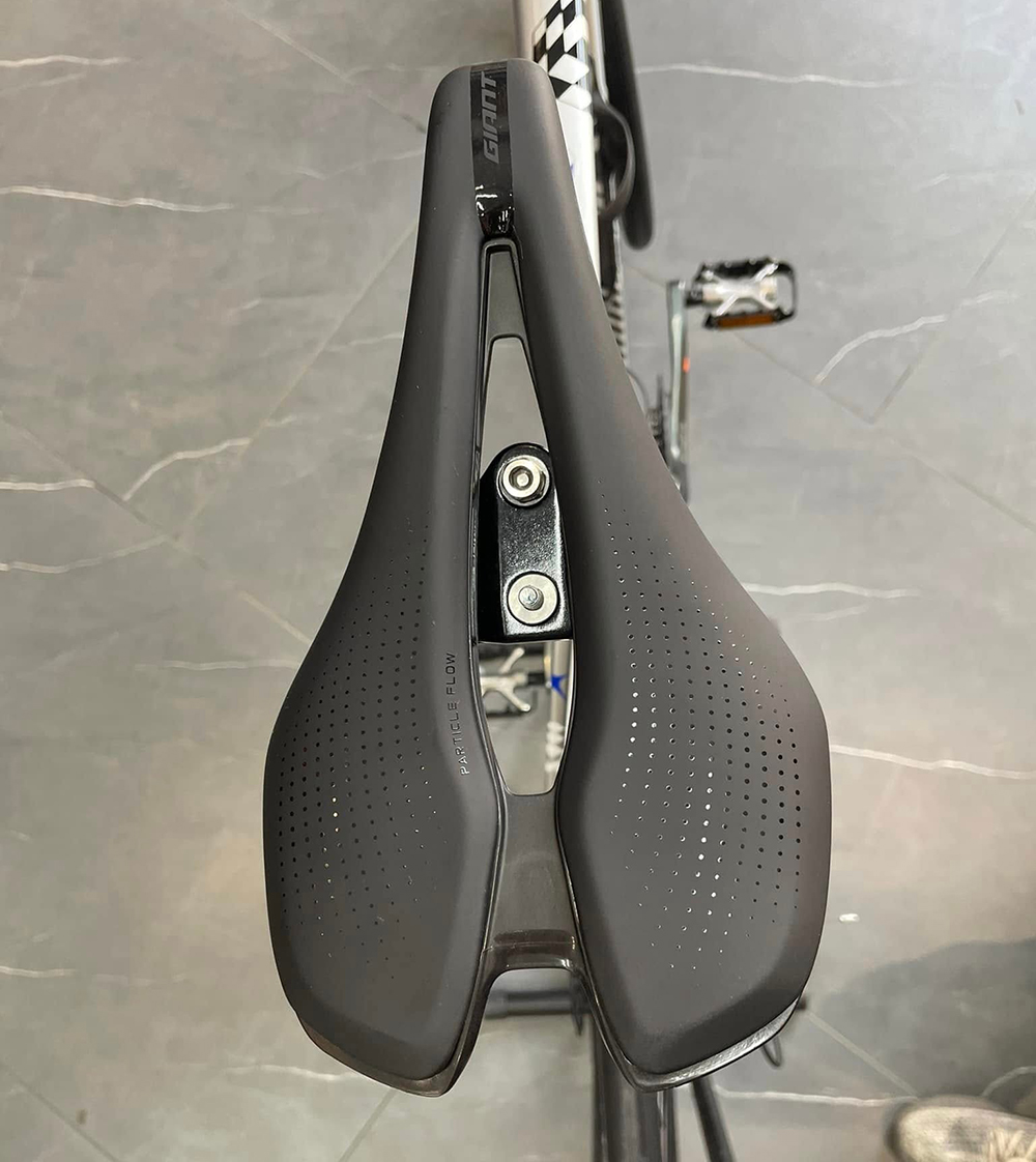 yên xe đạp đua Giant PROPEL ADV 3 2025