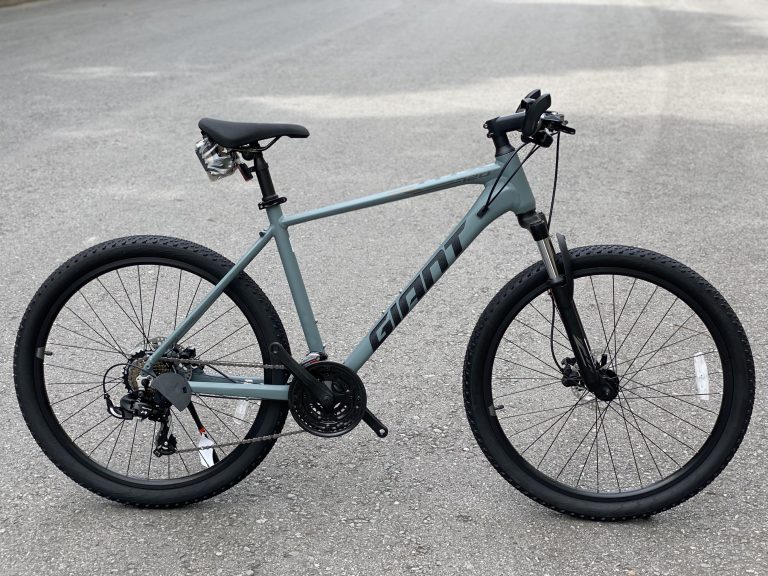Giant ATX 720 2022 mầu Xám