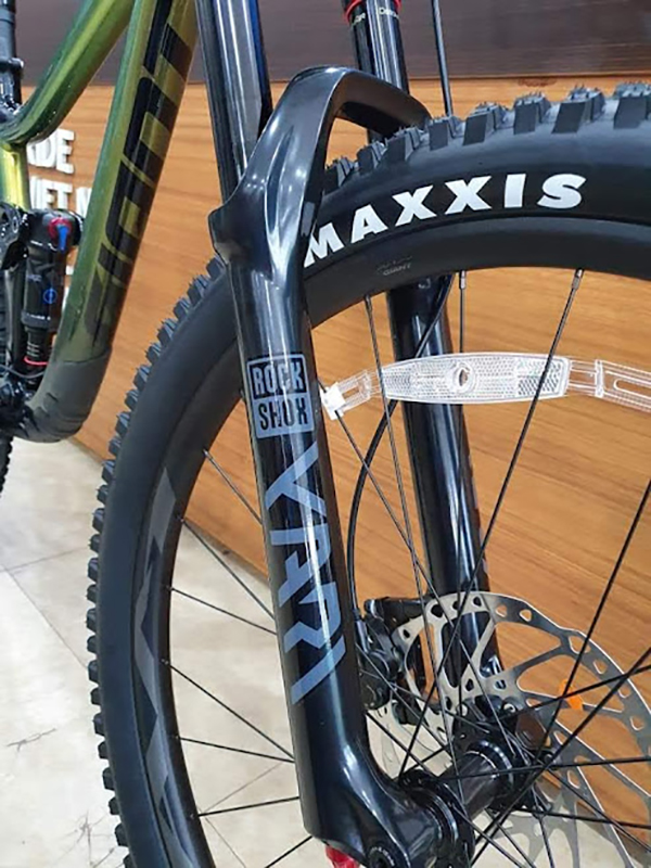 Hệ thống phuộc RockShox trước sau cho hiệu quả giảm xóc cao
