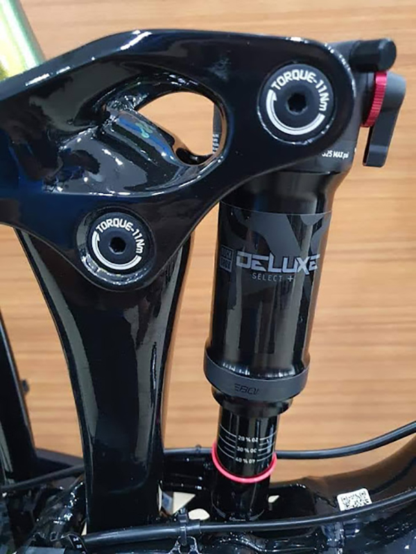 phuộc khí trước RockShox Yari RC