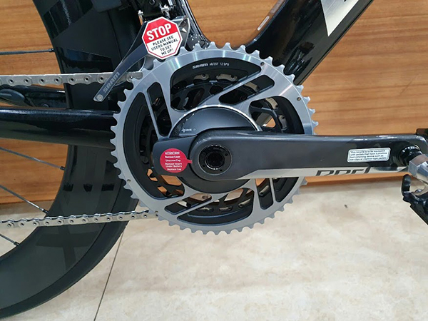 Bộ truyền động Sram RED eTAP AXS hiện đại