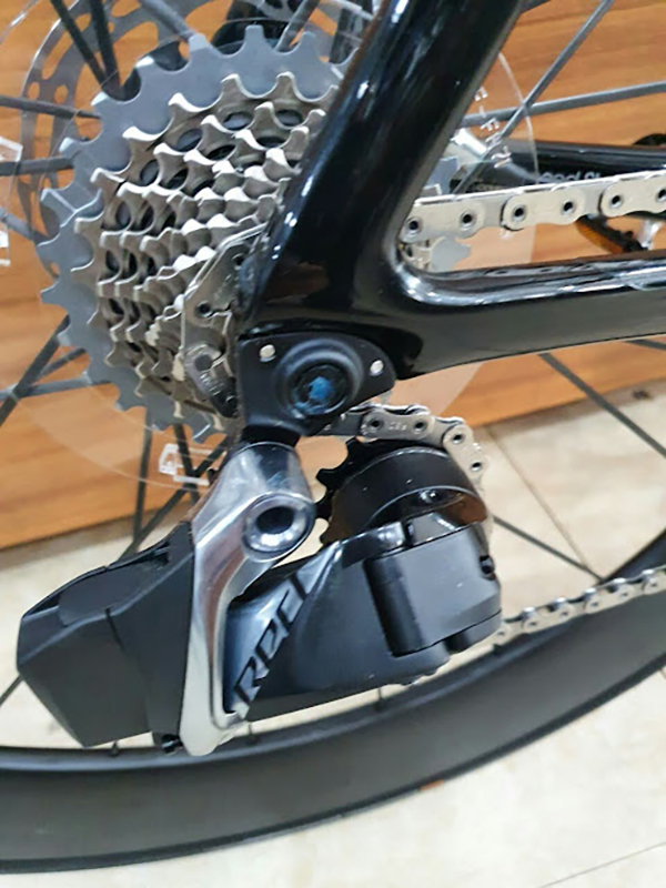 Đề sau SRAM RED eTap AXS 12S
