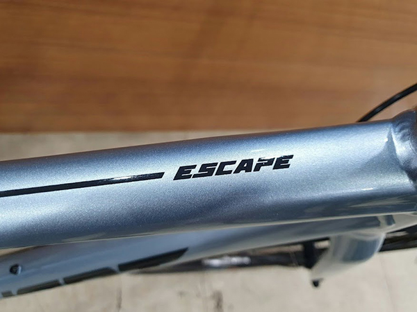 Giant Escape 1 D 2020 tem chìm ấn tượng