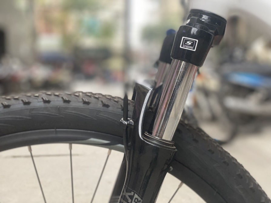Phuộc giảm xóc êm