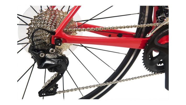 Hệ thống truyền động SHIMANO 105 mạnh mẽ