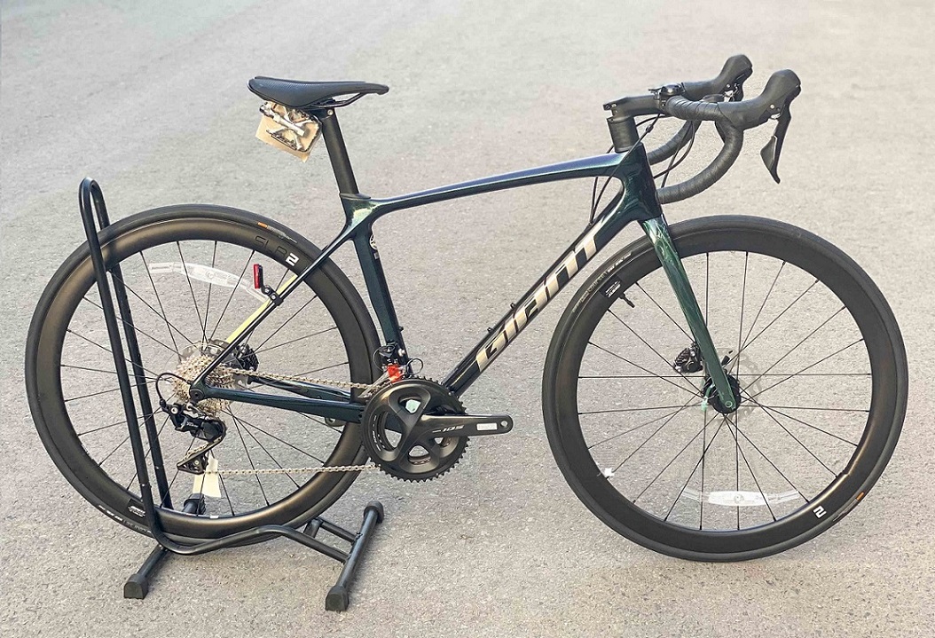 Giant TCR ADV PRO 2 D 2022 phong cách thể thao