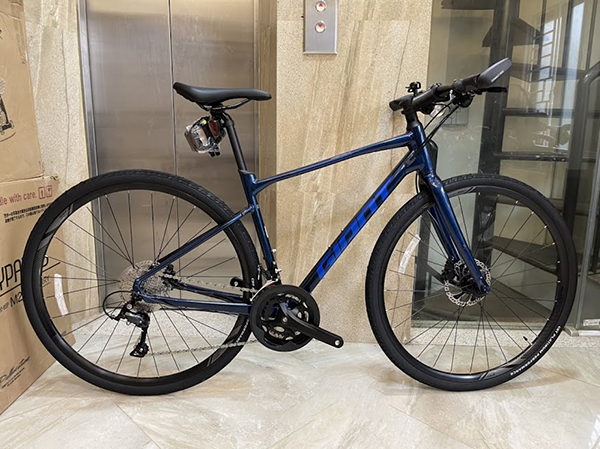 xe đạp touring Giant REVOLT F2 2022 mầu Xanh