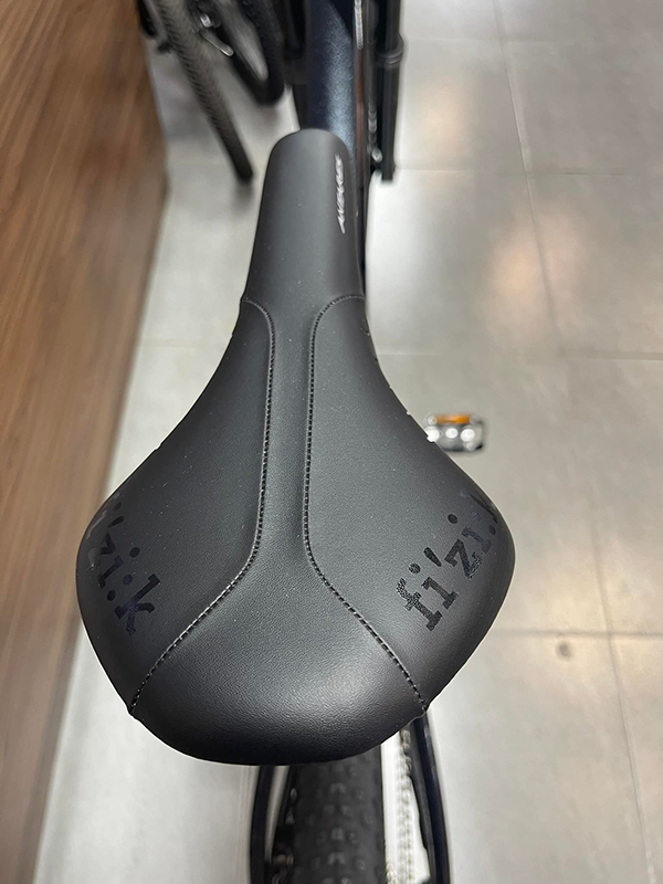 Yên xe Fizik êm ái cao cấp