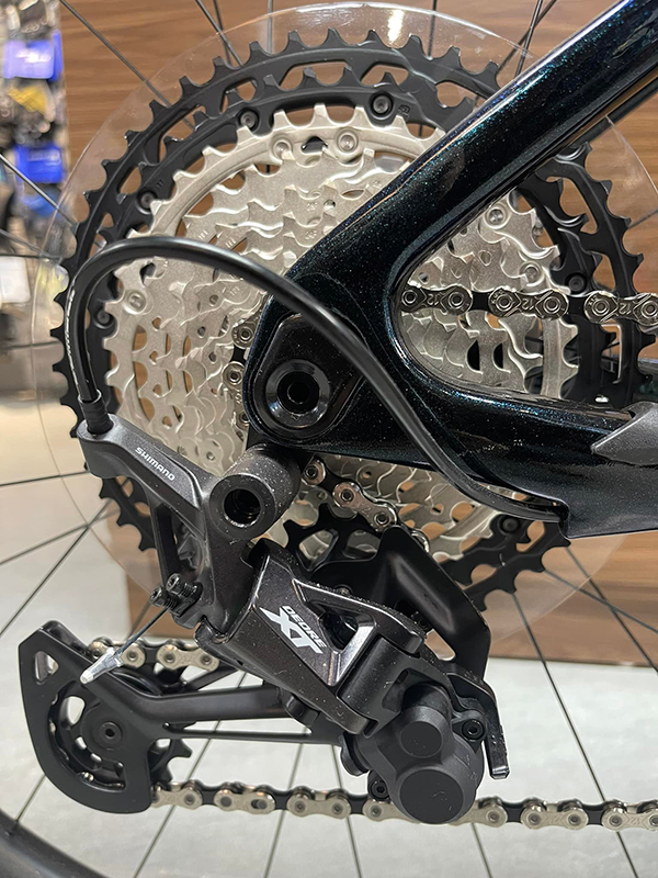 đề sau Shimano Deore XT M-8100